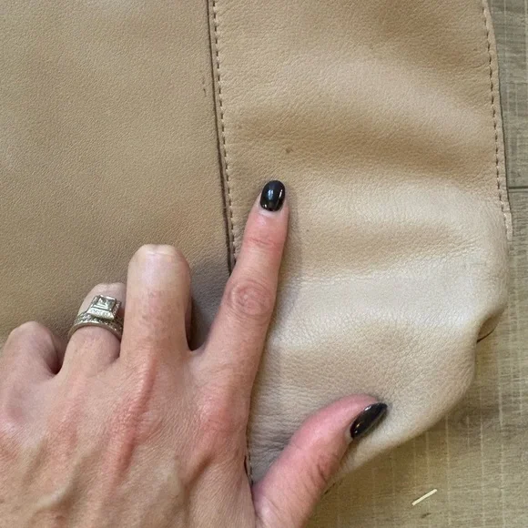 American Leather Company Tan Hobo Shoulder Bag - Picture 3 of 9